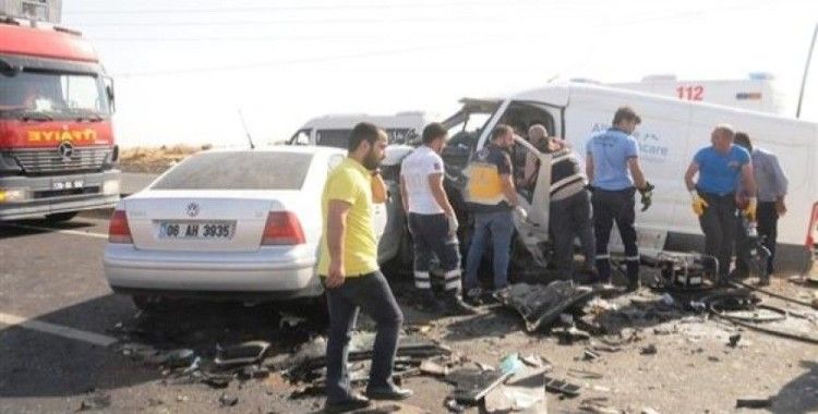​Cizre'de zincirleme trafik kazası, 1 ölü, 8 yaralı
