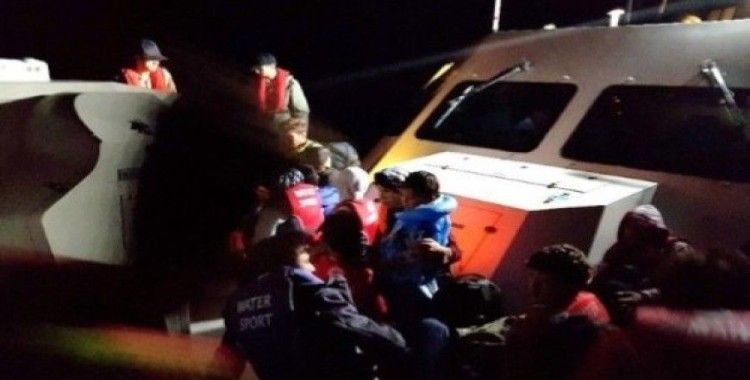 Ayvalık'ta 33 mülteci yakalandı
