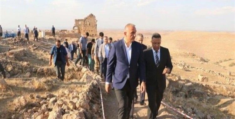 ​Kültür ve Turizm Bakanı Ersoy, Zerzevan Kalesi'ni inceledi