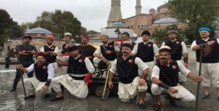 Tarihi Tulumbacılar'dan Sultanahmet Meydanı'nda gösteri