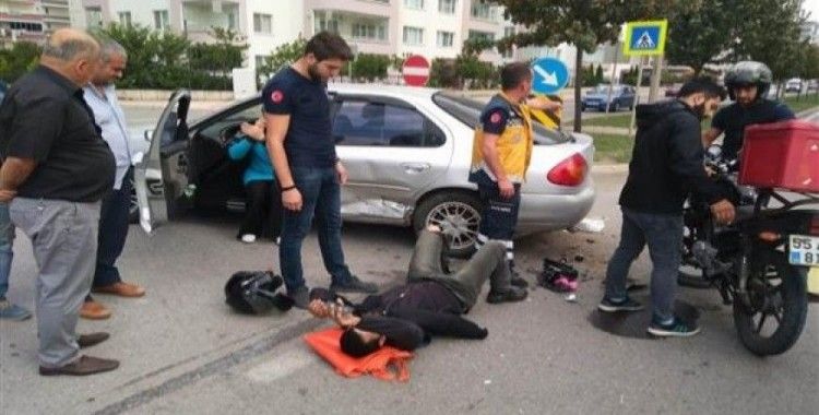 Samsun'da motosiklet otomobile çarptı, 1 yaralı