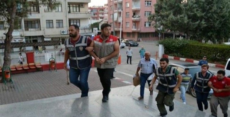 Adana'daki cinayetle ilgili 3 kişi adliyeye çıkarıldı