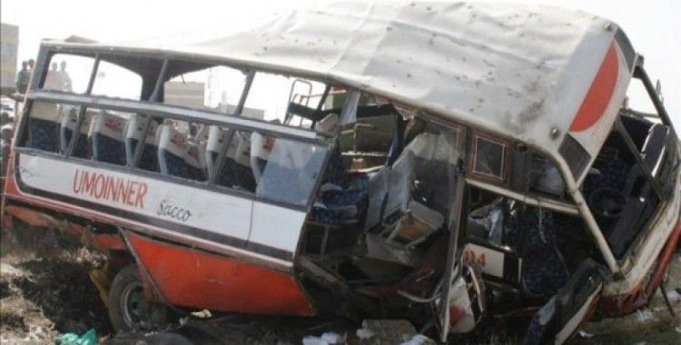 Kenya'da yolcu otobüsü devrildi, 50 ölü