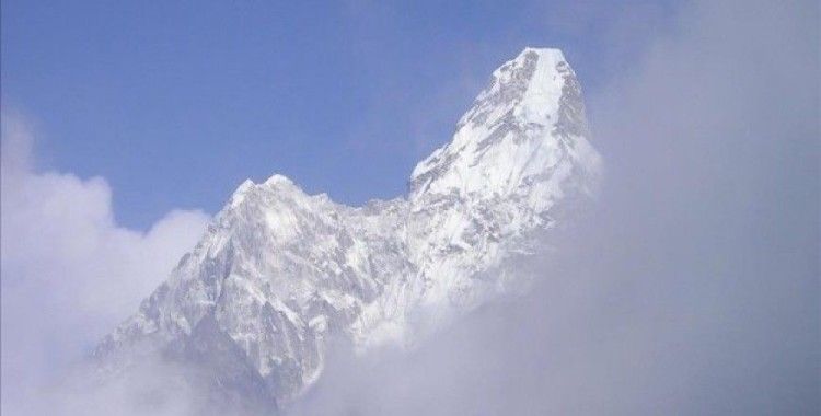 Nepal'de dağcılar fırtınada kayboldu