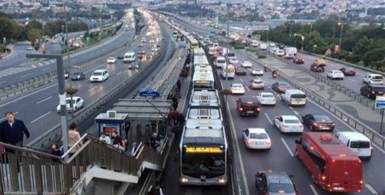 ​Okmeydanı'nda metrobüs arızası