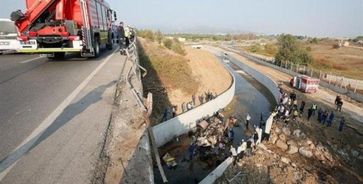 İzmir'deki kazayla ilgili 11 kişi tutuklandı