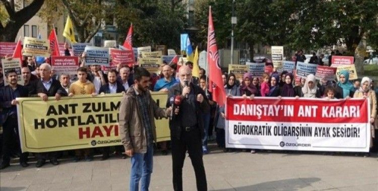 ​Danıştay'ın 'Öğrenci Andı' kararına protesto
