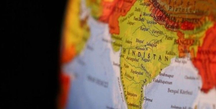 Hindistan'daki kasırgada ölü sayısı artıyor