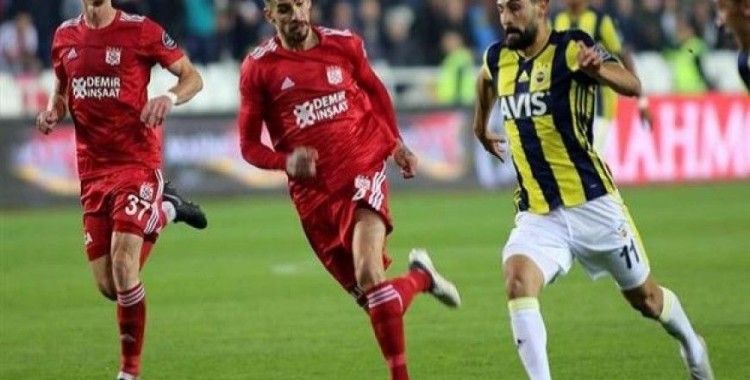 ​Fenerbahçe'ye Mehmet Ekici'den kötü haber