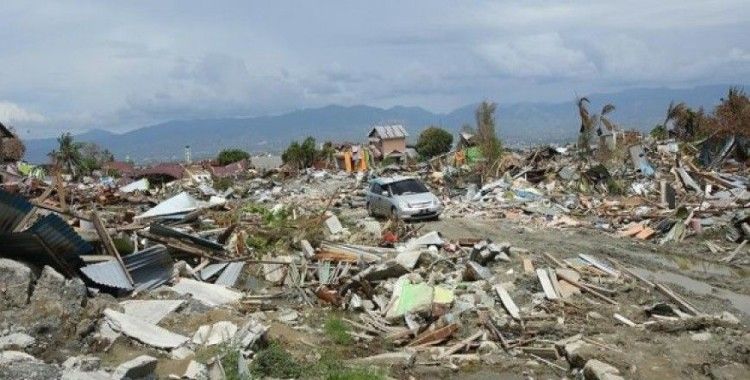 Endonezya'daki depremde ölü sayısı 2 bin 256'ya yükseldi