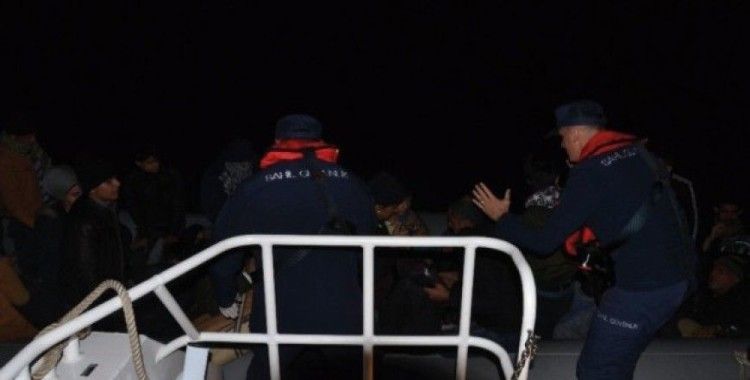 Kuşadası Körfezi'nde 17'si çocuk 37 kaçak göçmen yakalandı