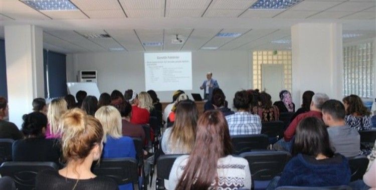 Antalya'da meme kanserine karşı farkındalık semineri