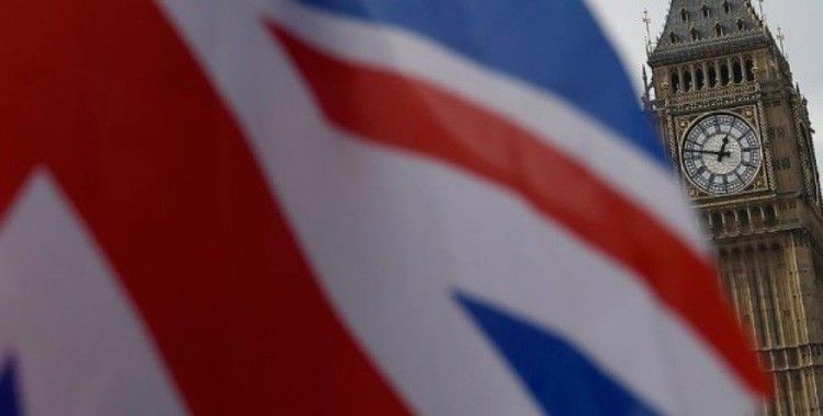 İngiltere'den Brexit'e karşı kemer gevşetme stratejisi