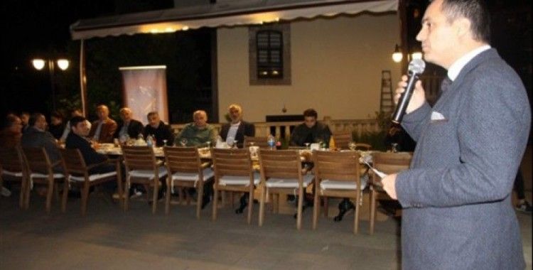 Trabzon'da mobilyacı iş adamları yemekte buluştu