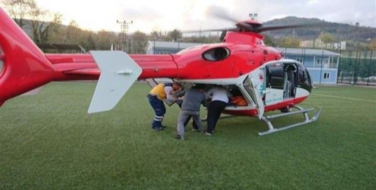 ​Kazada yaralanan çocuk ambulans helikopterle hastaneye nakledildi