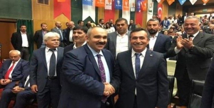 ​Osmaniye'de CHP'li Belediye Başkanı istifa edip AK Parti'ye katıldı