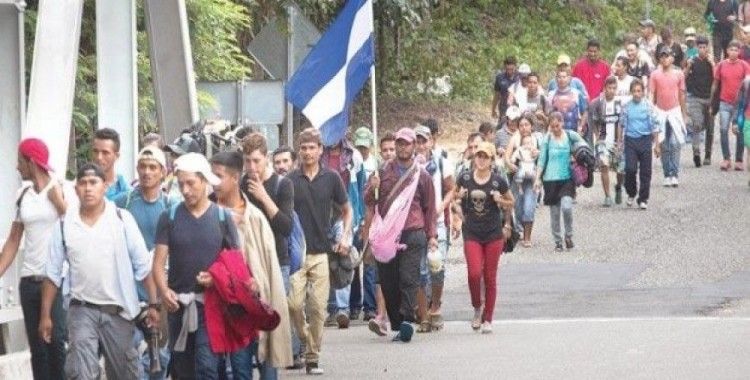 İlk göçmen kafilesi Mexico City'e ulaştı