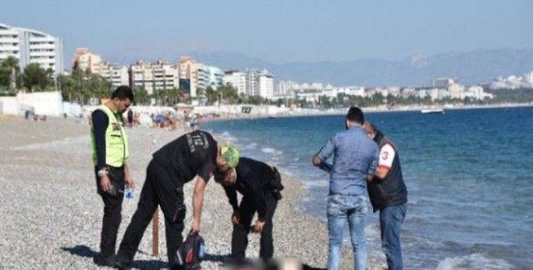 Antalya'da denizde erkek ve kadın cesedi bulundu