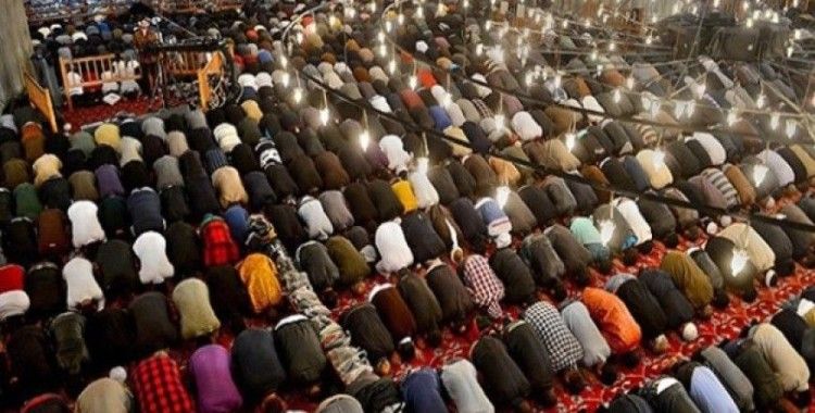 Sakarya'da farklı dinlere mensup 4 kişi Müslüman oldu