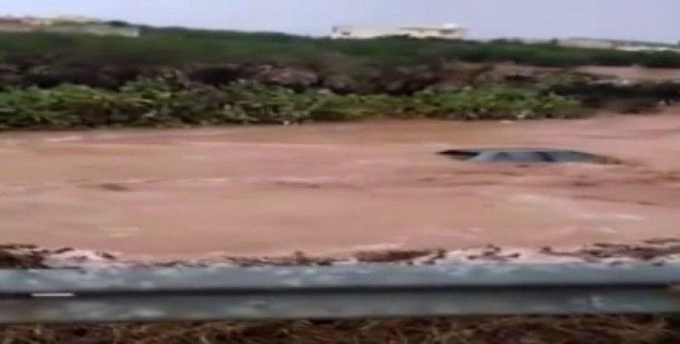 Ürdün'de sel felaketi, 4 kişi öldü, 3 bin 500 turist tahliye edildi