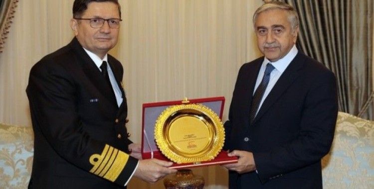 KKTC Cumhurbaşkanı Akıncı, Oramiral Özbal'ı kabul etti