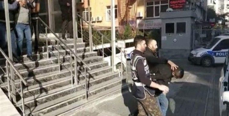 İstanbul'da ABD'li turisti otel odasında gasp eden zanlılar yakalandı