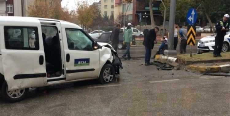Elazığ'da trafik kazası, 4 yaralı