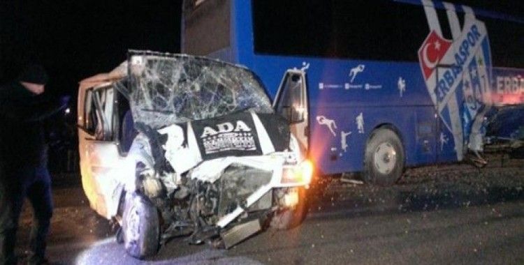 ​Erbaaspor kulüp otobüsü kaza yaptı, 1 ölü, 3 yaralı