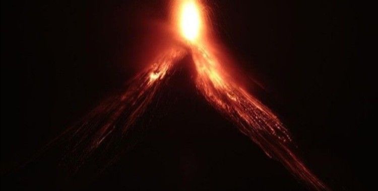 ​Guatemala'da Fuego Yanardağı faaliyete geçti