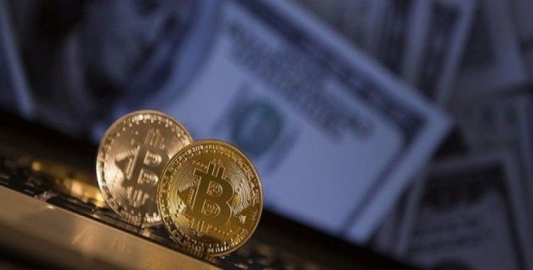 Bitcoin bir yıldır ilk kez 5 bin doların altına geriledi
