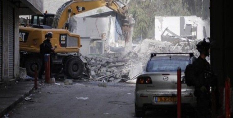 İsrail Kudüs'te Filistinlilere ait 14 dükkanı yıktı