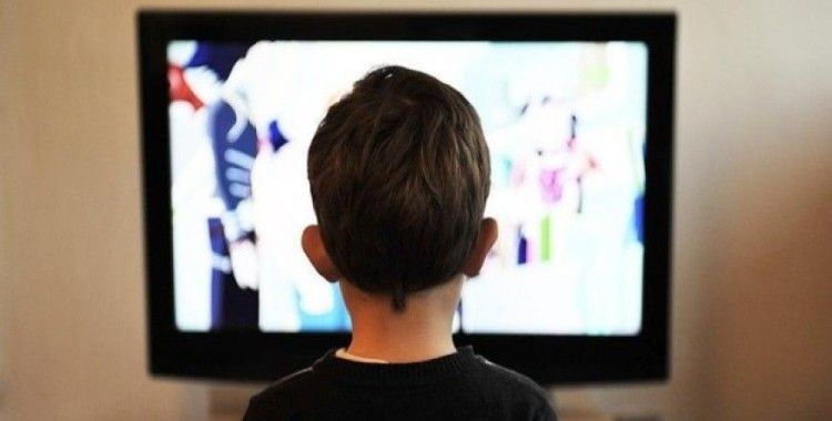 Televizyonlarda çocuklara kadın ve erkek rolleri öğretilmemeli