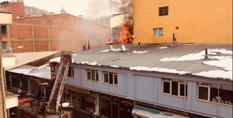 Bayburt'ta CHP İl Teşkilatının bulunduğu binada yangın