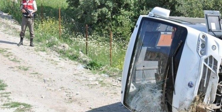 Malatya'da yolcu midibüsü devrildi, 7 ölü, 15 yaralı
