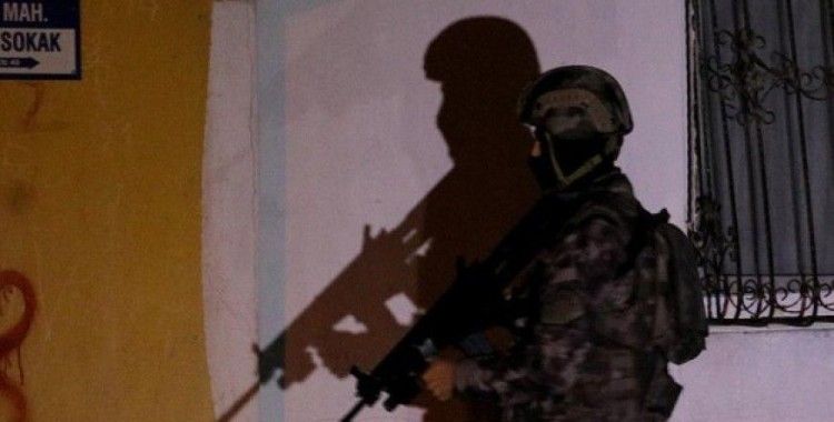 Adana'da terör operasyonu, 16 gözaltı