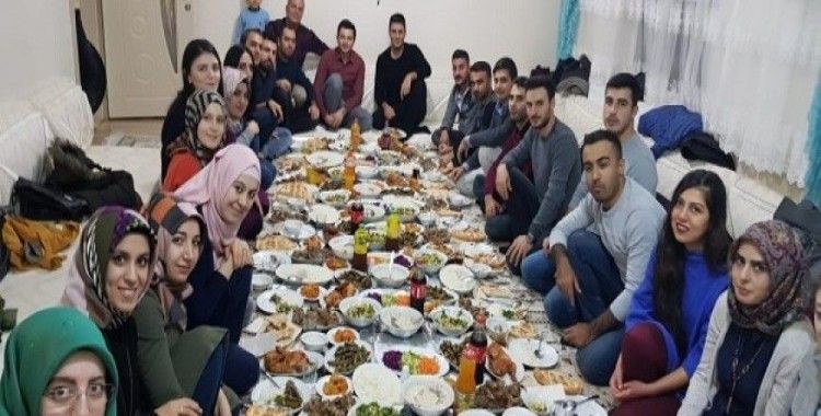 Hakkari’de aşiret usulü öğretmenler günü