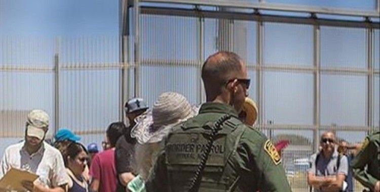 Göçmenlerden ABD sınırında protesto