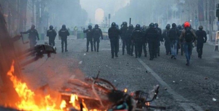 ​Fransa'daki protestolar ülke ekonomisini etkiledi