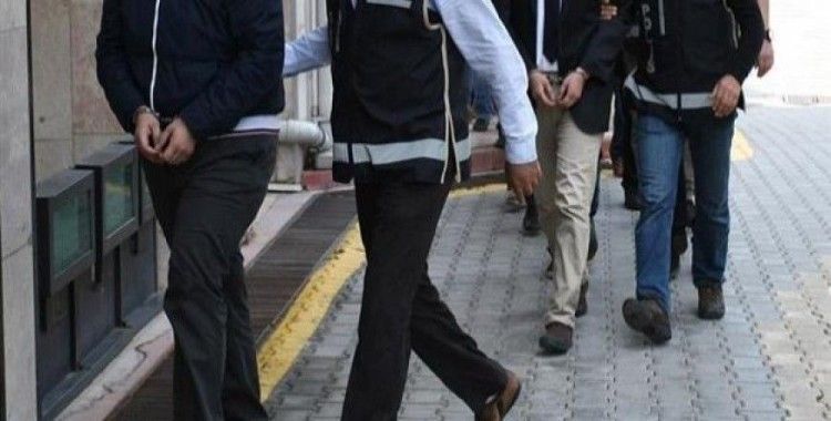 İzmir'de terörist elebaşını öven 20 kişi gözaltına alındı