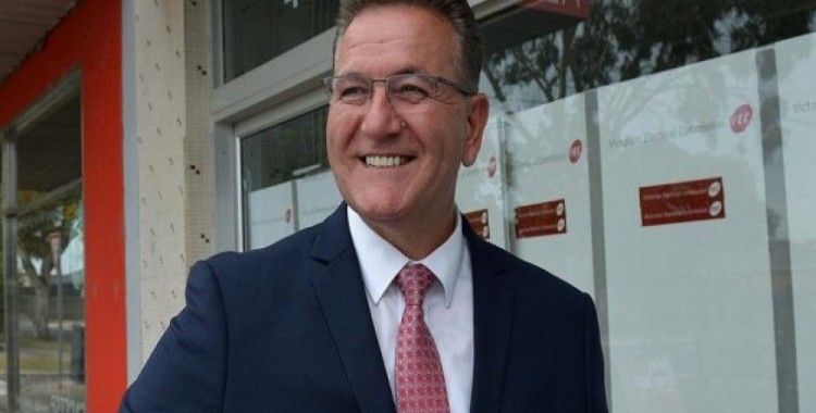 Avustralya'da Türk kökenli bakan görevini bıraktı