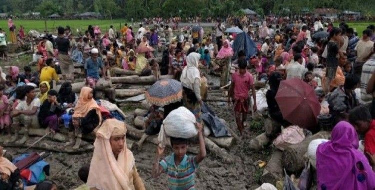Myanmar'dan kaçan 93 Arakanlı Müslümanı taşıyan tekne durduruldu