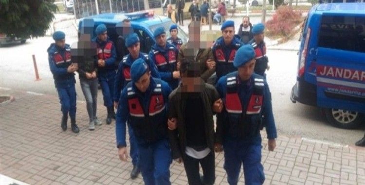 Kütahya'da gasp iddiasıyla 2 kişi tutuklandı