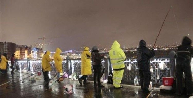 ​İstanbul'da sağanak yağış etkisini göstermeye başladı