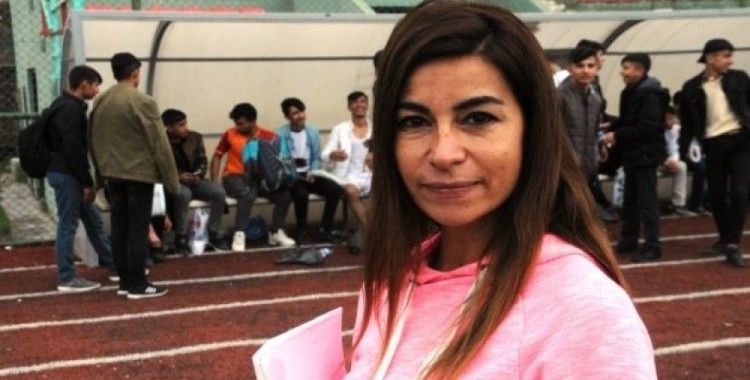 Cizre'de futbola kadın eli değdi