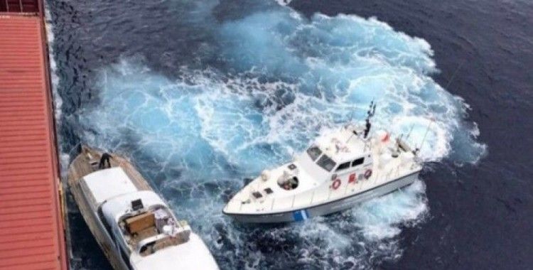 Sicilya açıklarında 11 ton esrar taşıyan gemi yakalandı