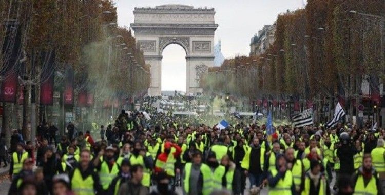 Fransa'nın ünlü caddesi protesto gösterisi nedeniyle trafiğe kapatılacak