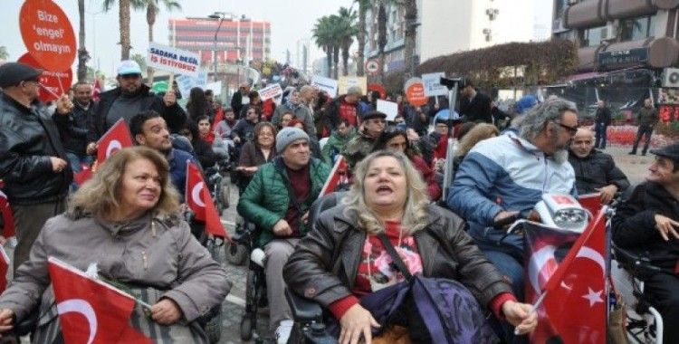 İzmir'de engelli yürüyüşü