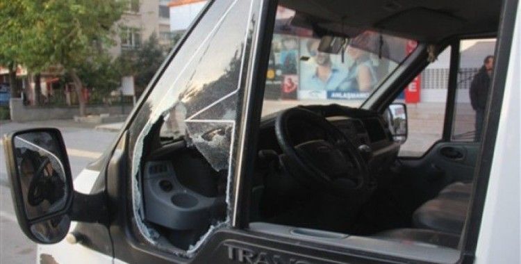 Polis camı kırarak hayat kurtardı