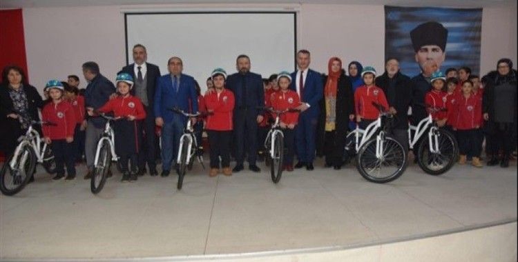 İzmit'te 168 öğrenci daha bisikletine kavuştu