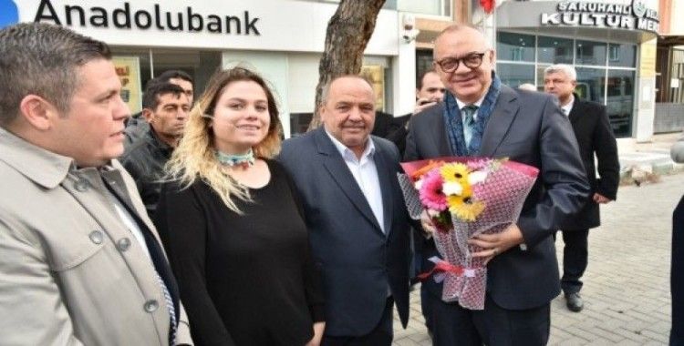 Başkan Ergün Saruhanlı'da çiçekle karşılandı